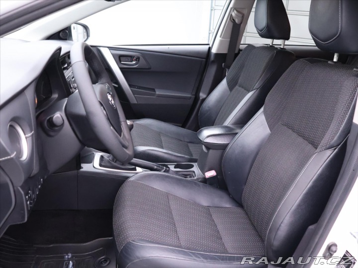 Toyota Auris 2,0 D-4D CZ Sports Style 2014