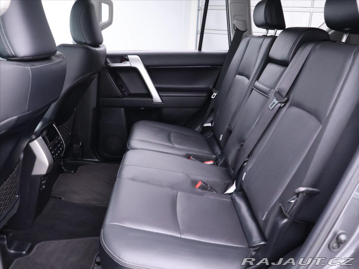 Toyota Land Cruiser 2,8 D-4D 150kW Aut. Invin 2024