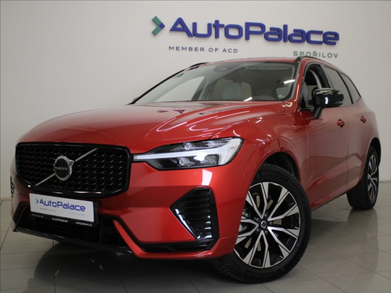 Volvo XC60 2,0 B4 AWD PLUS Dark PANO