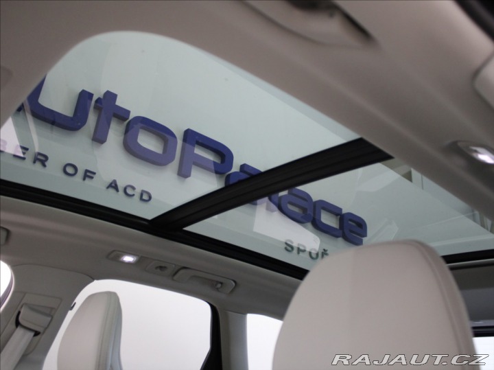 Volvo XC60 2,0 B4 AWD PLUS Dark PANO 2024