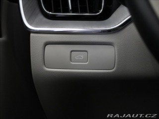 Volvo XC60 2,0 B4 AWD PLUS Dark PANO 2024