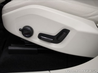 Volvo XC60 2,0 B4 AWD PLUS Dark PANO 2024