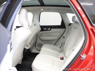 Volvo XC60 2,0 B4 AWD PLUS Dark PANO 2024