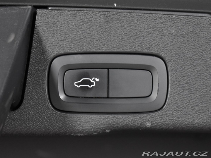 Volvo XC60 2,0 B4 AWD  Momentum 2020