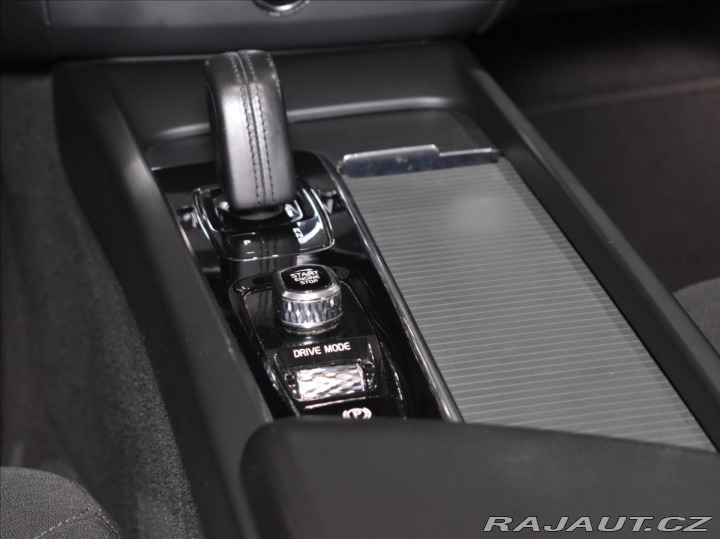 Volvo XC60 2,0 B4 AWD  Momentum 2020