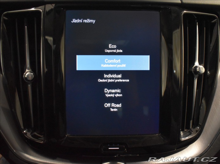 Volvo XC60 2,0 B4 AWD  Momentum 2020