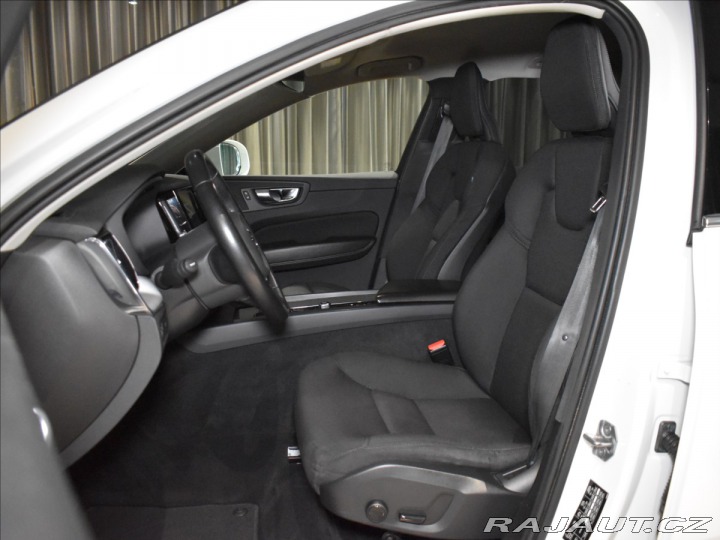 Volvo XC60 2,0 B4 AWD  Momentum 2020