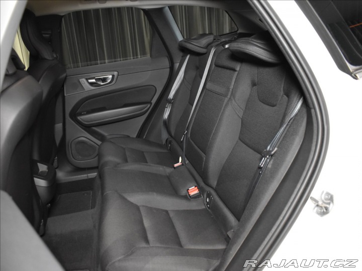 Volvo XC60 2,0 B4 AWD  Momentum 2020