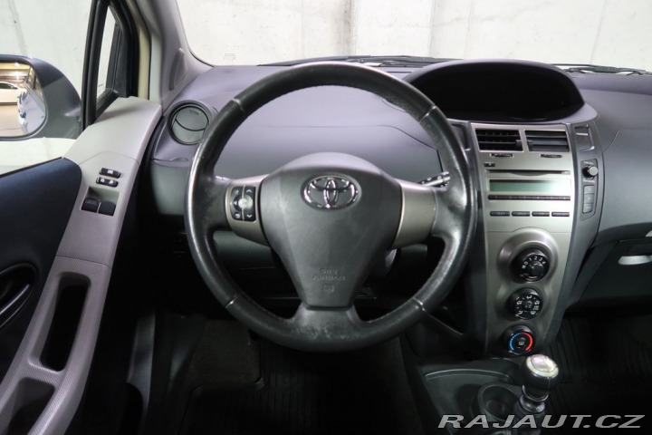 Toyota Yaris  2010