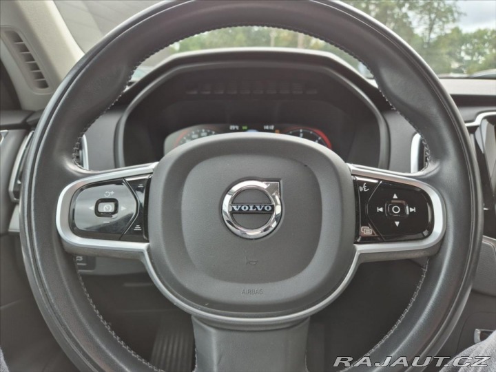 Volvo XC90 2,0 B5 AWD diesel Momentu 2021