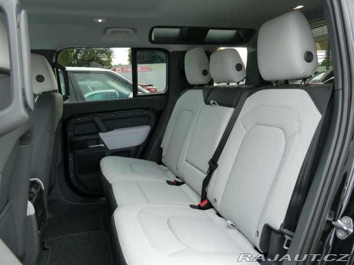 Land Rover Defender 110 3,0 X-Dynamic SE D200 2026
