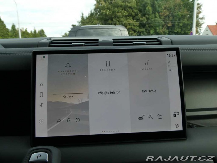 Land Rover Defender 110 3,0 X-Dynamic SE D200 2026