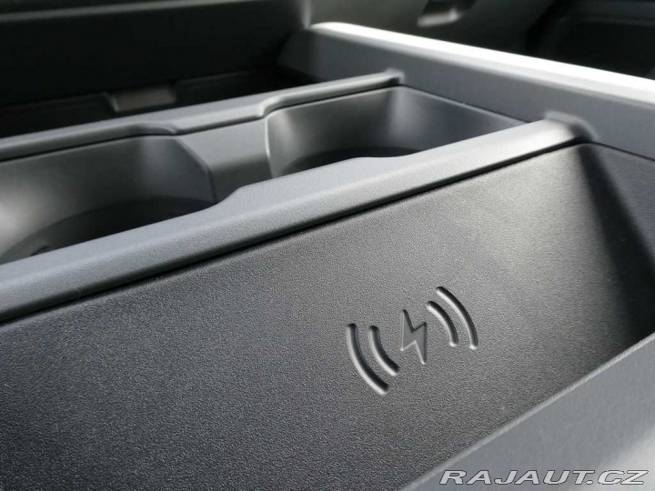 Land Rover Defender 110 3,0 X-Dynamic SE D200 2026