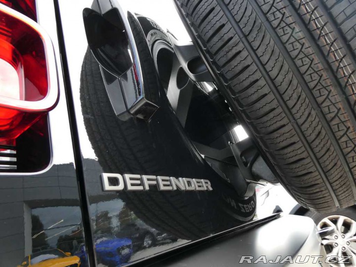 Land Rover Defender 110 3,0 X-Dynamic SE D200 2026