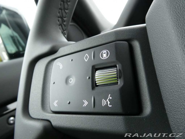 Land Rover Defender 110 3,0 X-Dynamic SE D250 2026