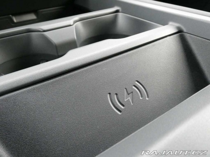 Land Rover Defender 110 3,0 X-Dynamic SE D250 2026