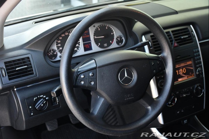 Mercedes-Benz B 180CDI NAVI P.SENZORY 2XK 2011