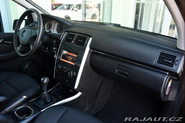 Mercedes-Benz B 180CDI NAVI P.SENZORY 2XK 2011