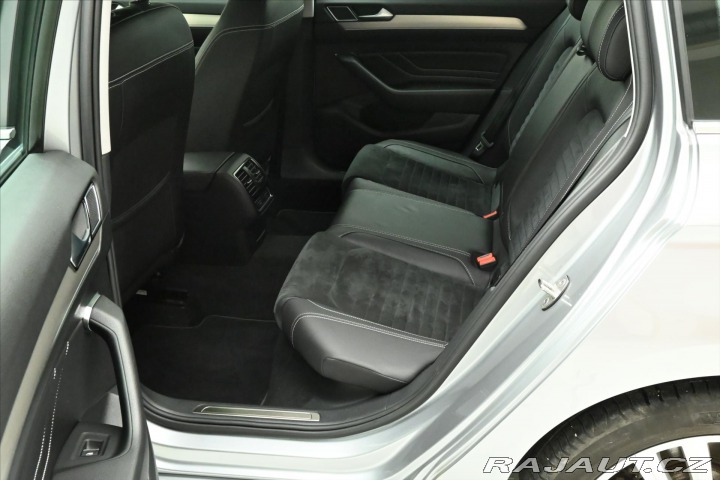 Volkswagen Passat 2,0 TDI 140 kW DSG Elegan 2020