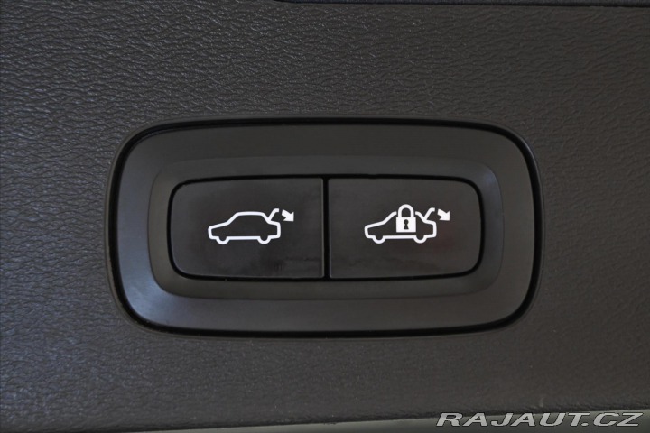 Volvo V60 2,0 D4 140 KW AT/8 TAŽNÉ 2019