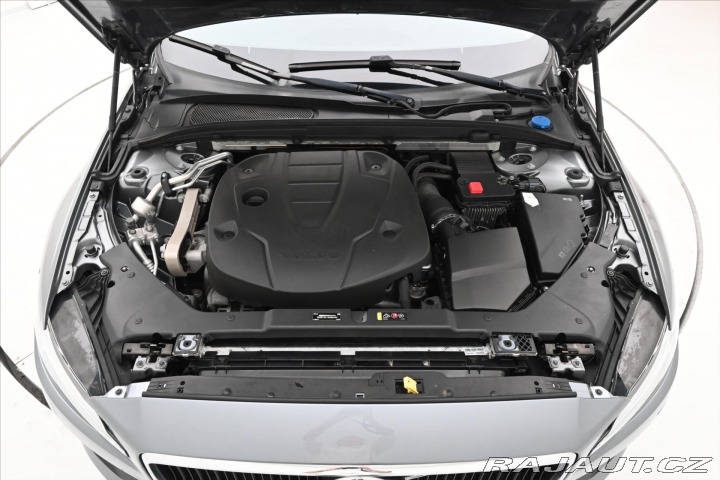 Volvo V60 2,0 D4 140 KW AT/8 Záruka 2019