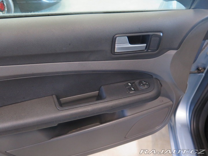 Ford Focus 1.6,klima,senzory,jen45.3 2006