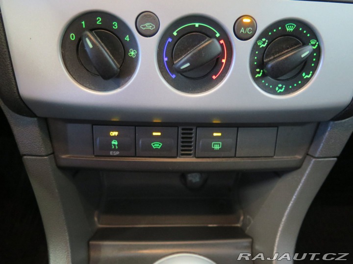 Ford Focus 1.6,klima,senzory,jen45.3 2006