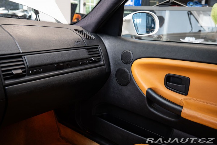 BMW M3 E36 Manuál 1800