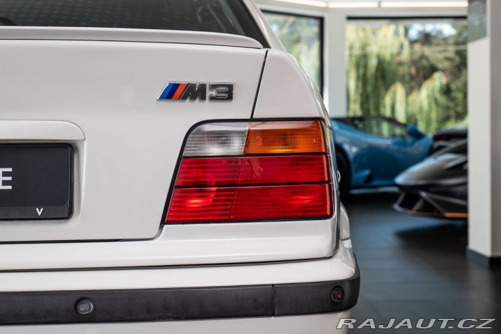 BMW M3 E36 Manuál 1800