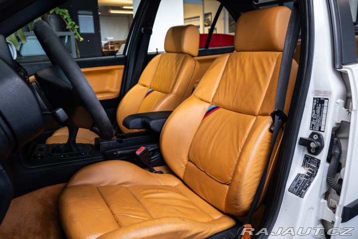 BMW M3 E36 Manuál 1800