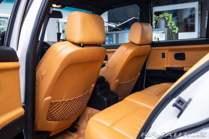 BMW M3 E36 Manuál 1800