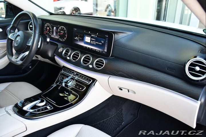 Mercedes-Benz E 43 AMG 4M PANO REZERVACE 2017
