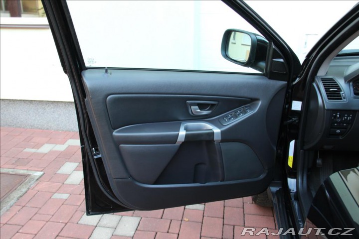 Volvo XC90 2,4 D5 185PS Momentum A/ 2007