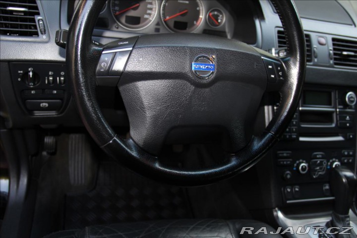 Volvo XC90 2,4 D5 185PS Momentum A/ 2007