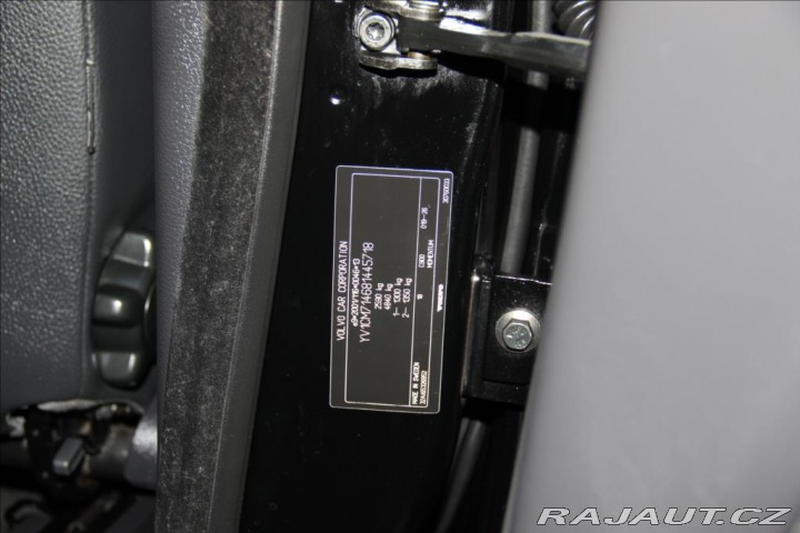Volvo XC90 2,4 D5 185PS Momentum A/ 2007