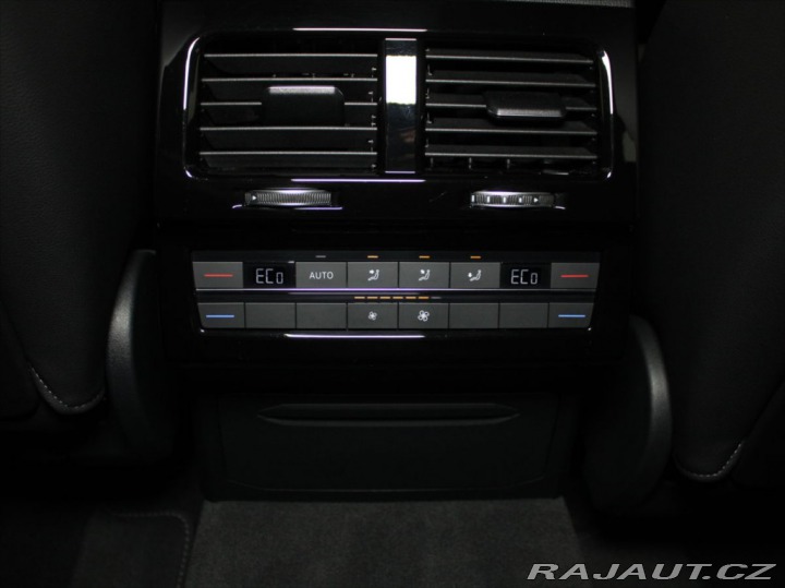 Volkswagen Touareg 3,0 TDi 210kW R-Line 55tk 2023