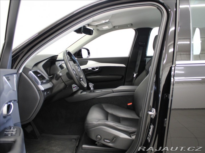 Volvo XC90 2,0 D5 AWD Mom. Tažné Pam 2019