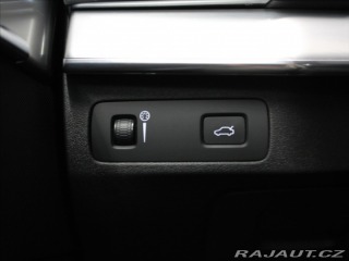 Volvo XC90 2,0 D5 AWD Mom. Tažné Pam 2019