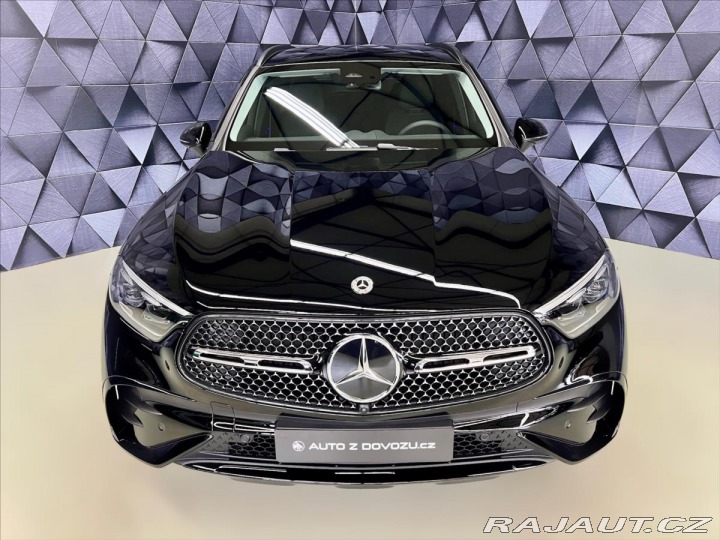 Mercedes-Benz GLC 220d 4MATIC AMG, LED, TAŽ 2025