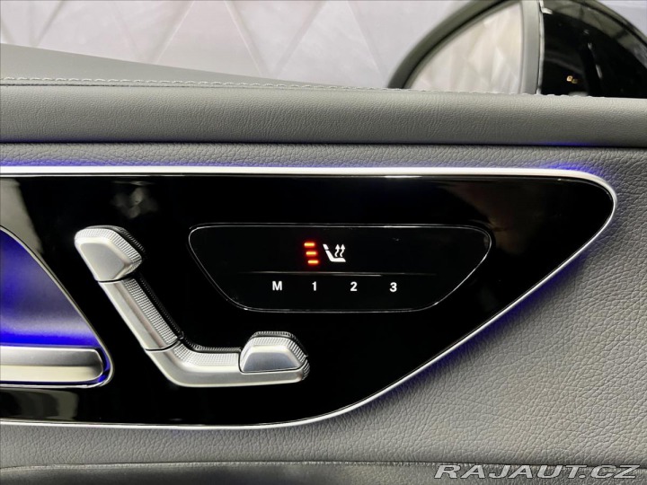 Mercedes-Benz GLC 220d 4MATIC AMG, LED, TAŽ 2025