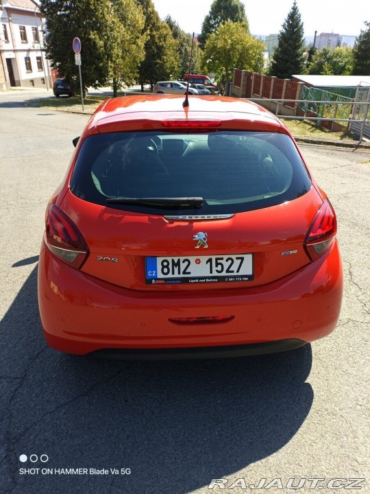 Peugeot 208 1,2 81Kw, automat 2015