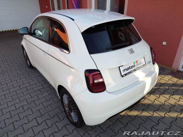 Fiat 500e SOH 97,3% 87kW DPH REZERV 2023