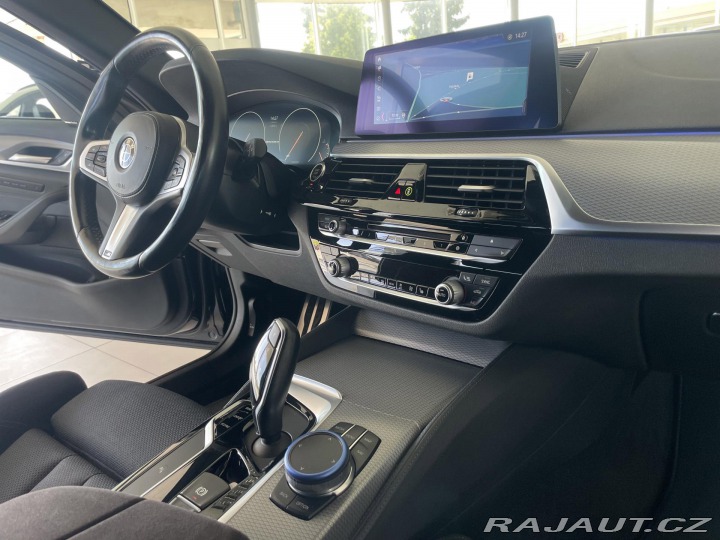 BMW 5 530d xDrive*M-SPORT*Perfo 2019