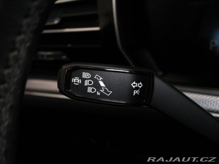 Volkswagen Touareg 3,0 TDi 210kW R-Line 75tk 2023
