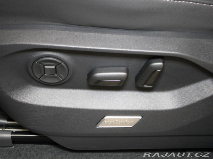 Volkswagen Touareg 3,0 TDi 210kW R-Line 75tk 2023