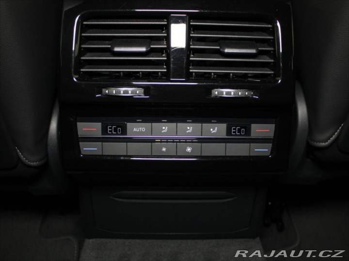 Volkswagen Touareg 3,0 TDi 210kW R-Line 75tk 2023