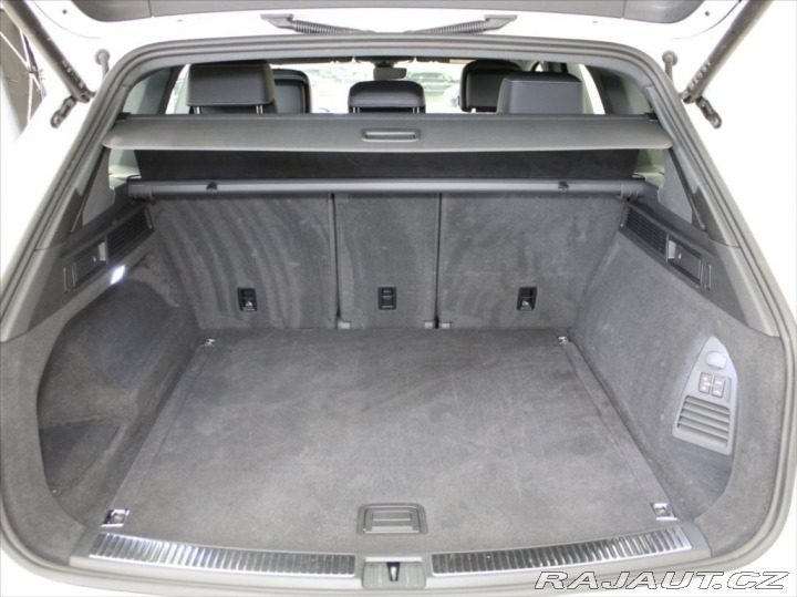 Volkswagen Touareg 3,0 TDi 210kW R-Line 75tk 2023