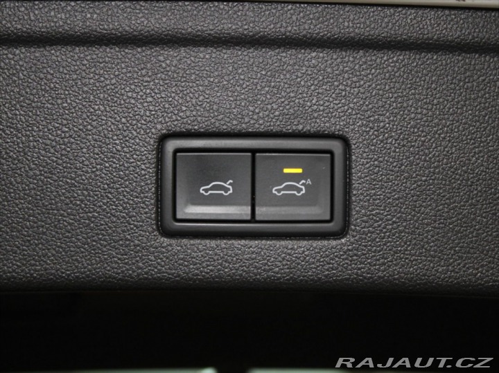 Volkswagen Touareg 3,0 TDi 210kW R-Line 75tk 2023