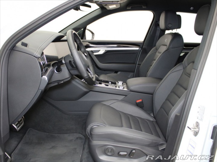 Volkswagen Touareg 3,0 TDi 210kW R-Line 75tk 2023
