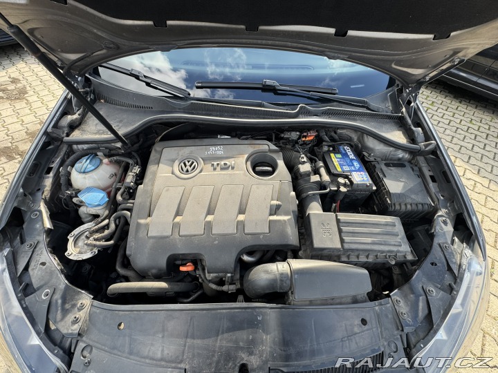 Volkswagen Golf 1,6 TDI 77KW STK ROZVODY 2009